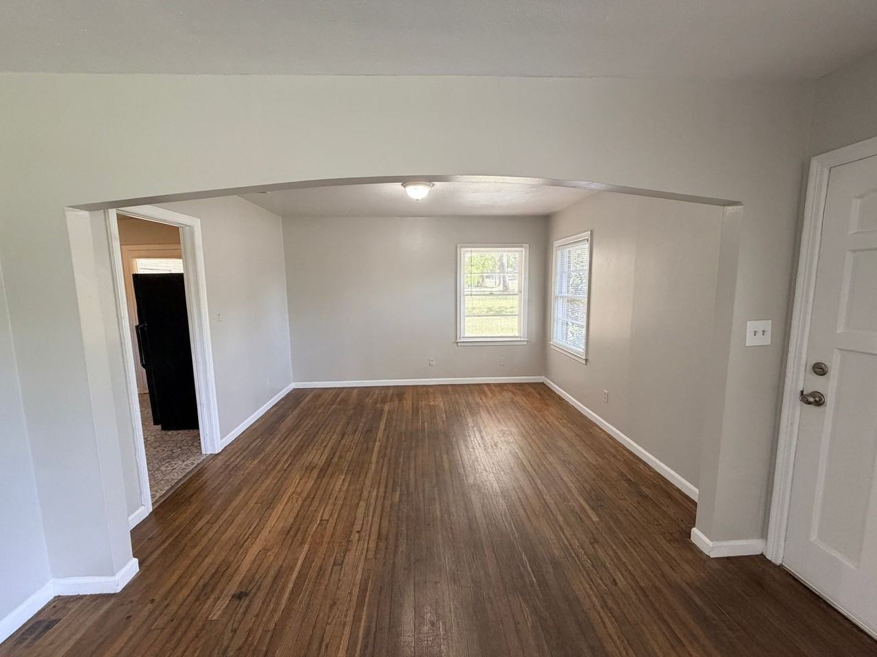 1308 W Alden Ave - Photo 5 of 17