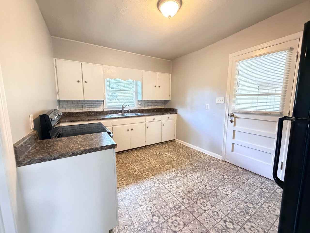 1308 W Alden Ave - Photo 7 of 17