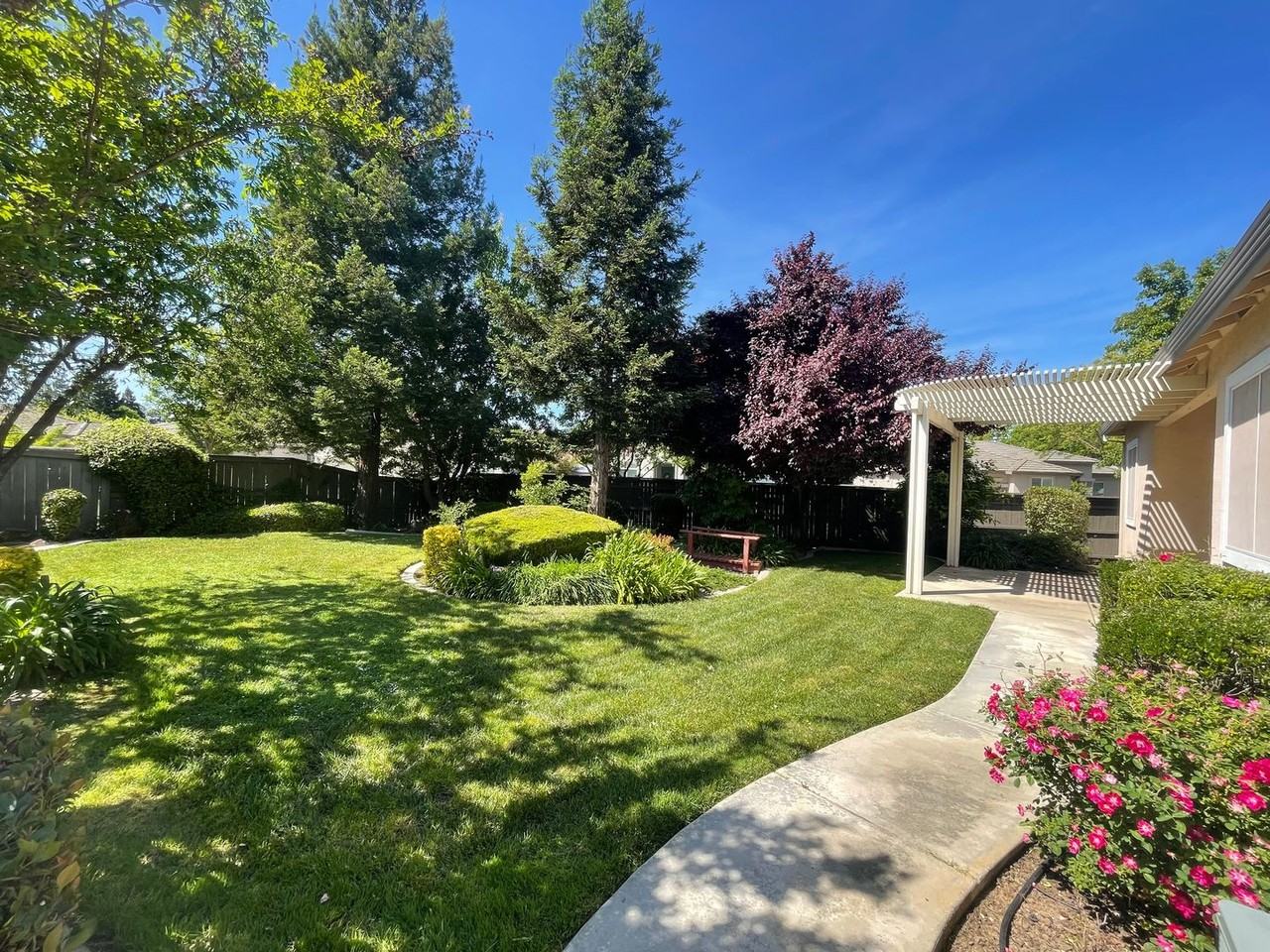 9436 Emerald Cove Ln - Photo 3 of 24