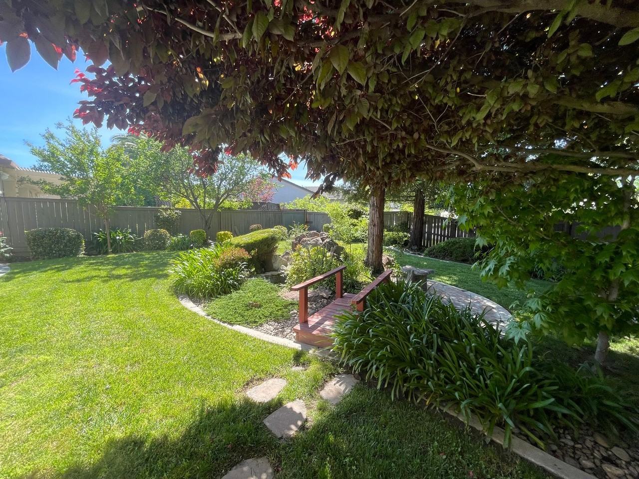 9436 Emerald Cove Ln - Photo 4 of 24