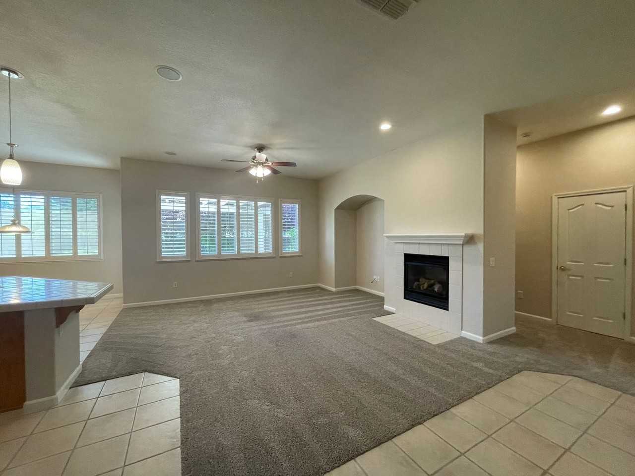 9436 Emerald Cove Ln - Photo 7 of 24