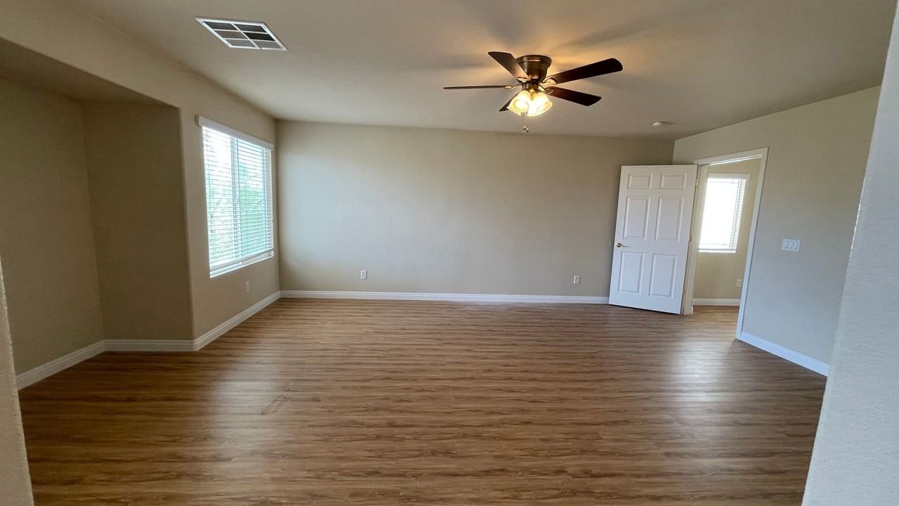 1036 Bearpaw Catch Ct - Photo 5 of 28