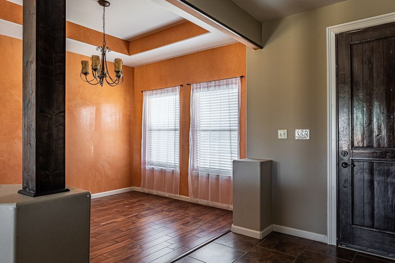 136 Dos Caballos - Photo 4 of 19