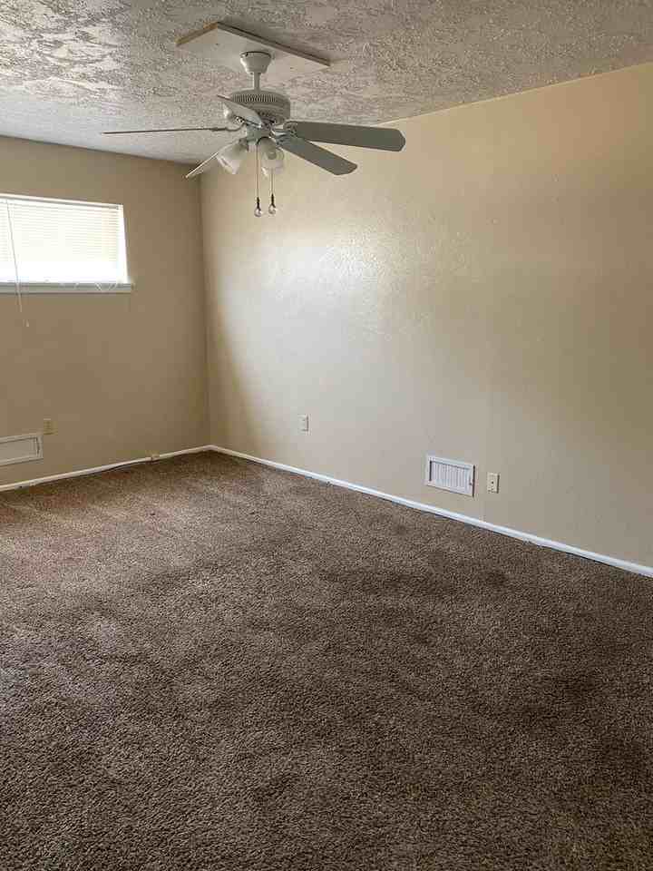 1709 Byron Ave - Photo 6 of 11