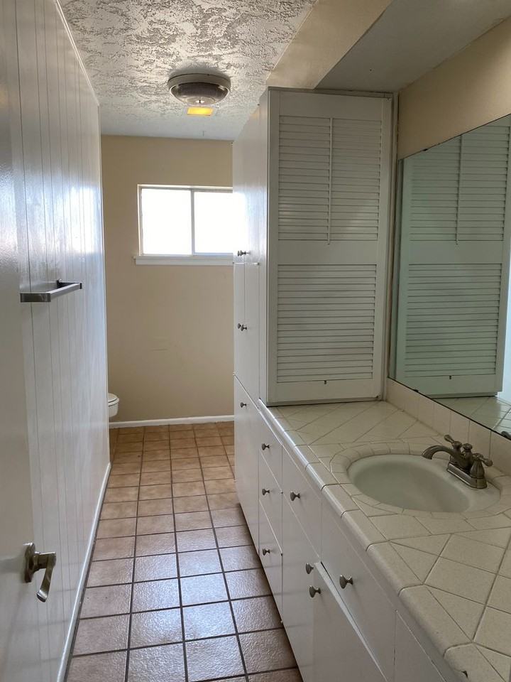 1709 Byron Ave - Photo 2 of 11