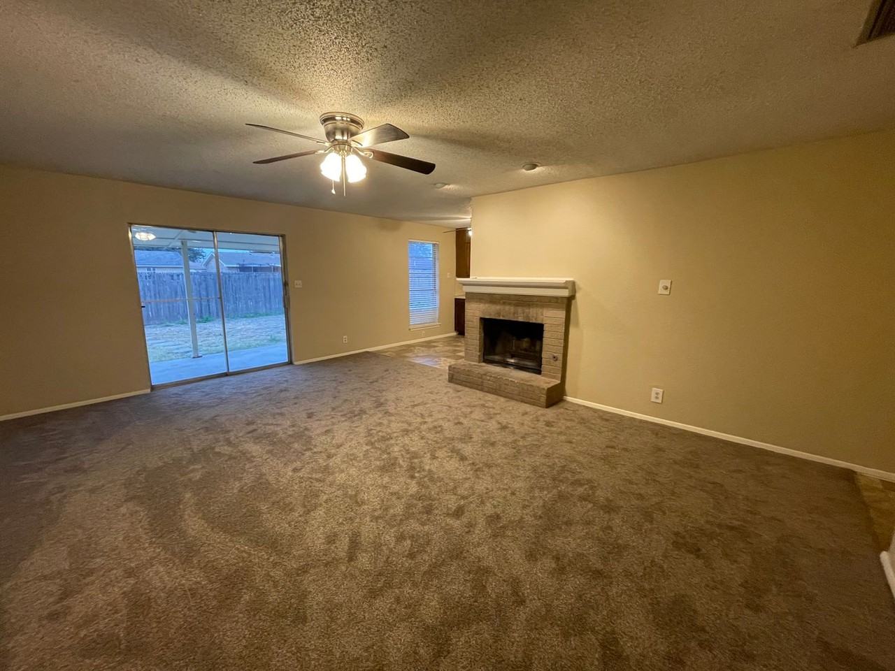 8623 Holiday Dr - Photo 3 of 8