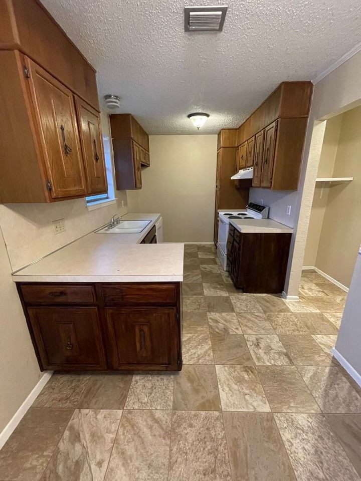 8623 Holiday Dr - Photo 5 of 8