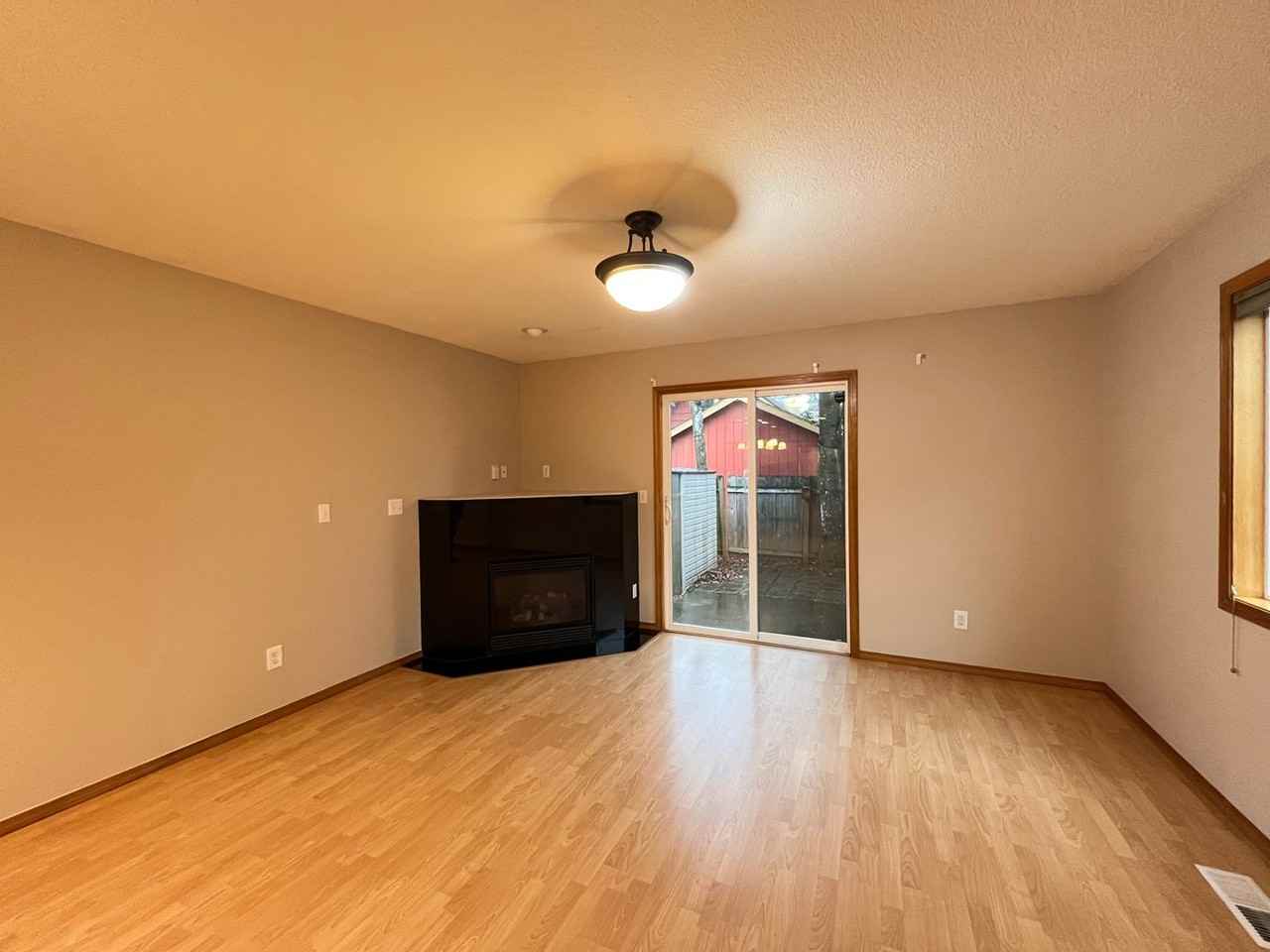 6046 Se Malden St - Photo 7 of 23