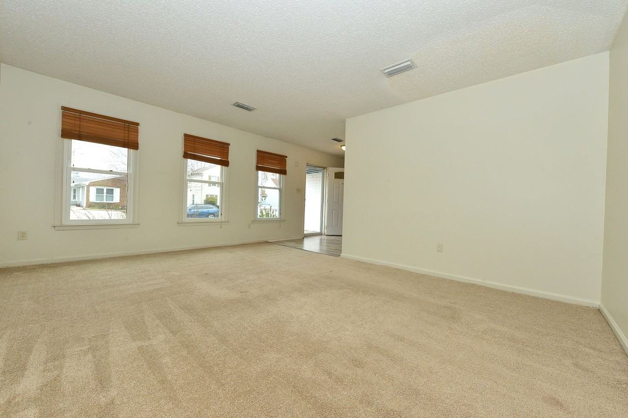 1445 Collingswood Trl - Photo 4 of 23