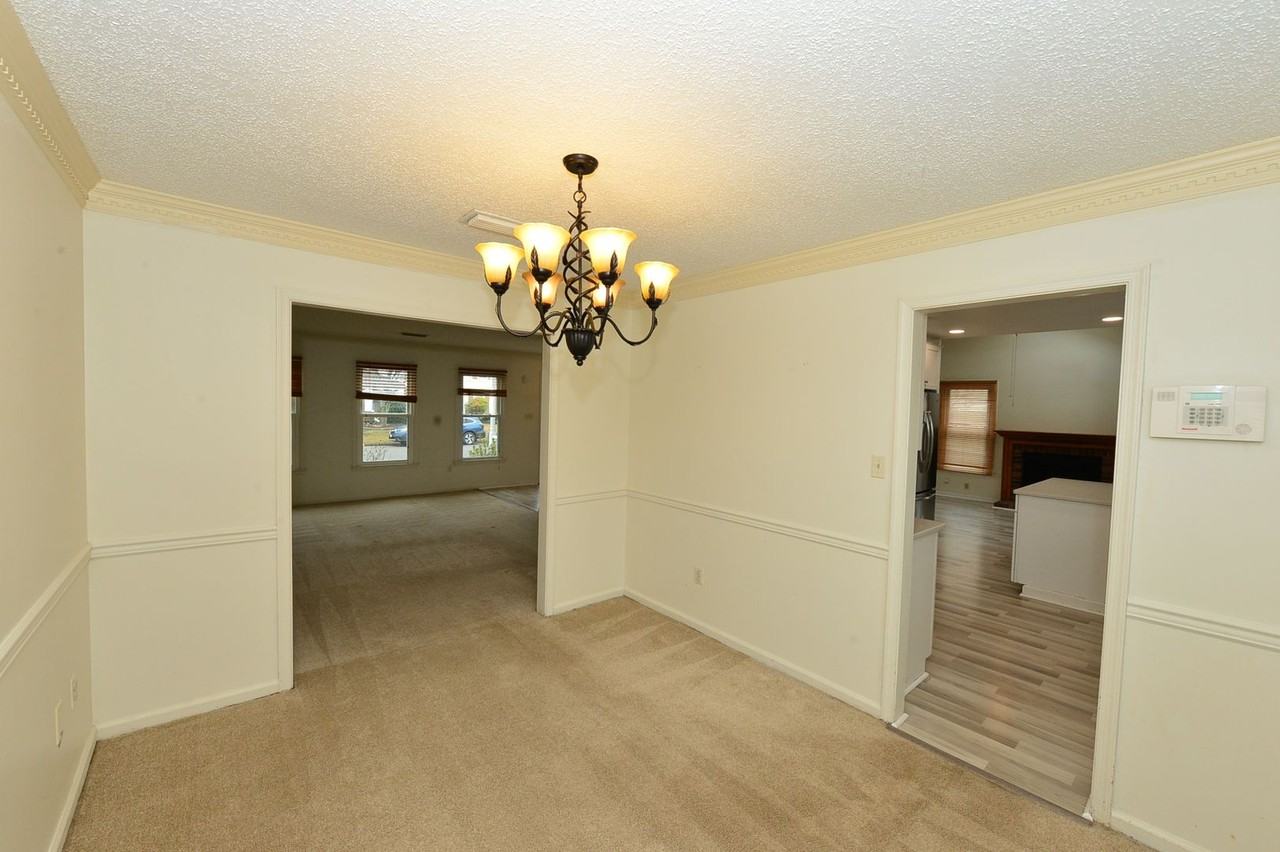 1445 Collingswood Trl - Photo 5 of 23