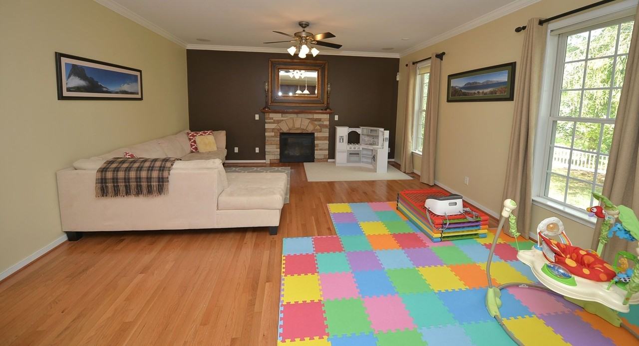 13401 Sailmaker Ln - Photo 5 of 26