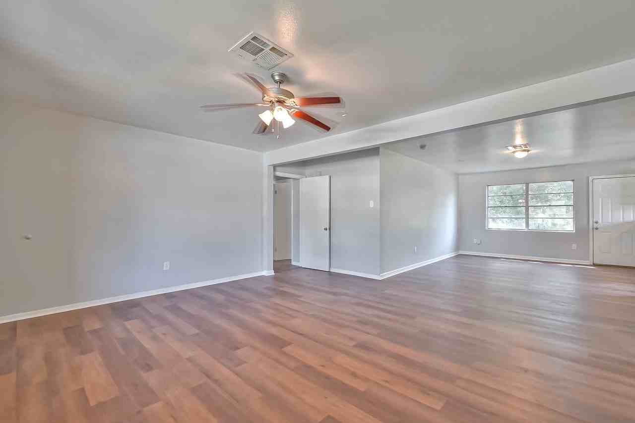 3918 Tavenor Ln - Photo 6 of 21