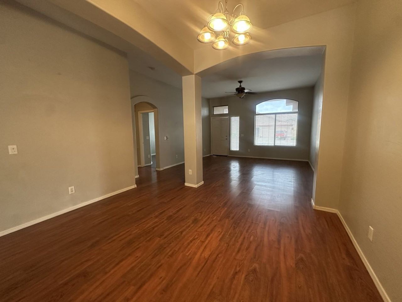 1271 N Fresno St - Photo 6 of 33