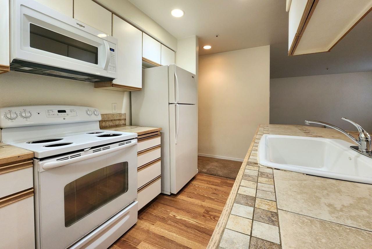 9727 18th Ave W #B103