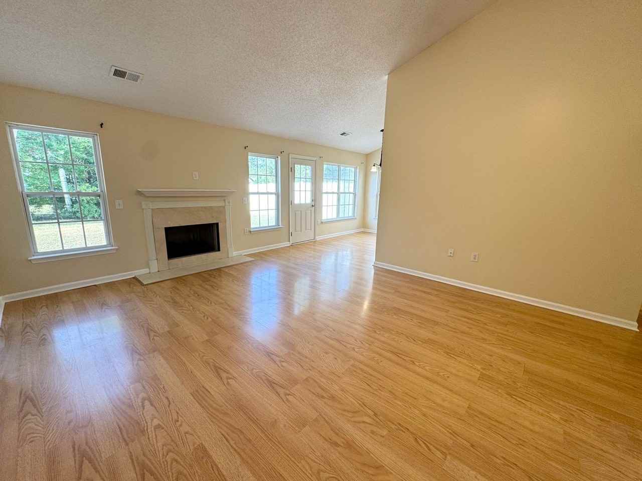 7013 Middlebrook Ln - Photo 7 of 12