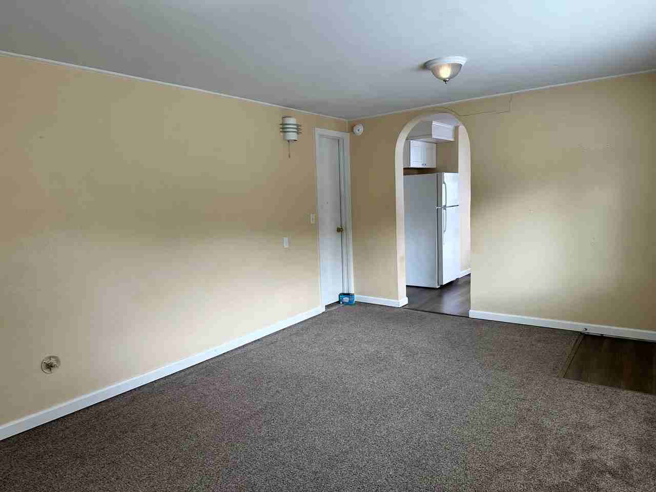 514 E Woodin Ave - Photo 4 of 10