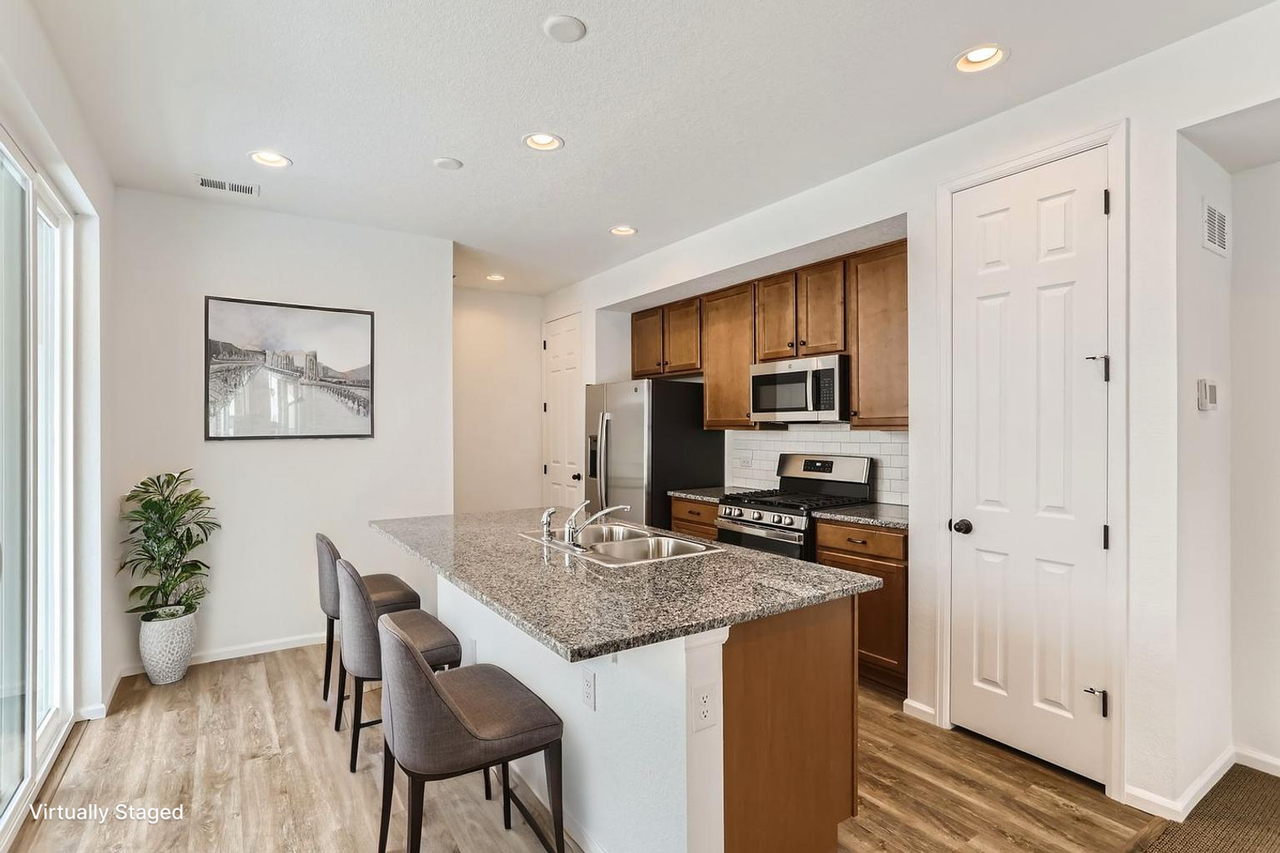 1654 S Andes Way - Photo 4 of 18