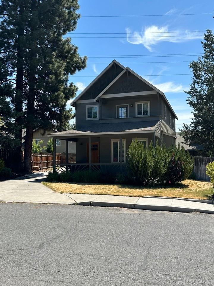 2110 Nw Torrey Pines Dr - Photo 2 of 20