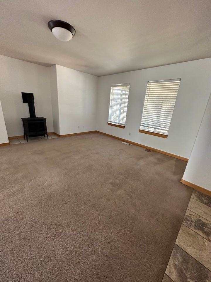 2110 Nw Torrey Pines Dr - Photo 4 of 20