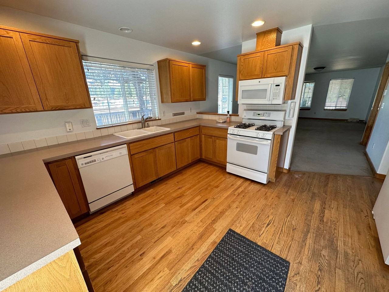 2110 Nw Torrey Pines Dr - Photo 5 of 20