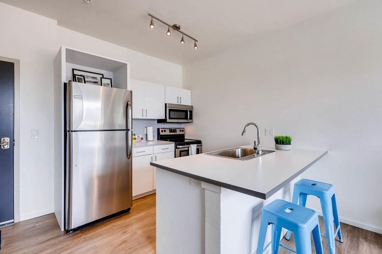 3201 Osage St #302 - Photo 4 of 12