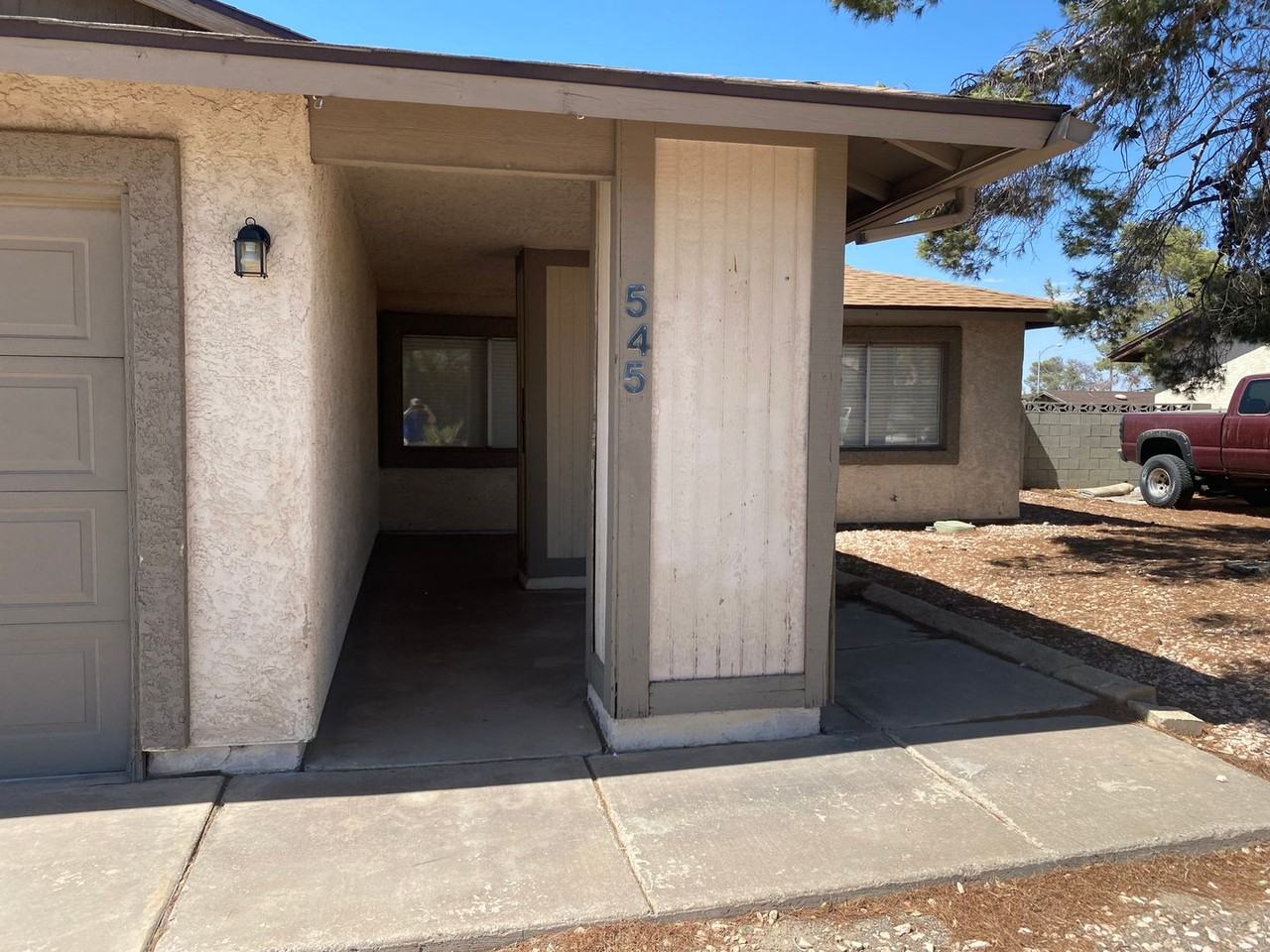 545 Van Dornum Ave - Photo 2 of 44