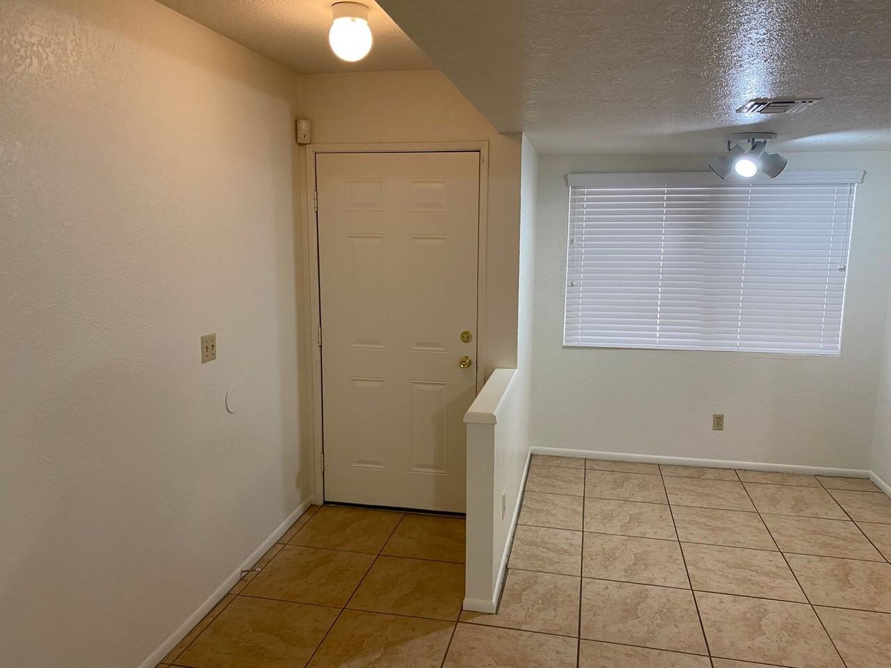 545 Van Dornum Ave - Photo 4 of 44