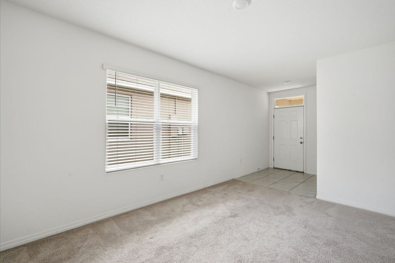 5217 Hillside Meadow Pl - Photo 5 of 25