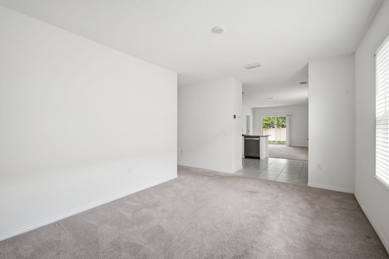 5217 Hillside Meadow Pl - Photo 6 of 25