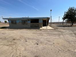 featured image of 1092 E Hosking Ave