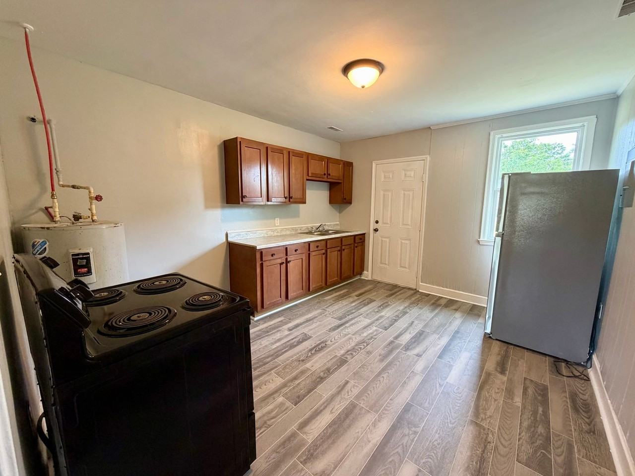 714A Miller Rd - Photo 2 of 6