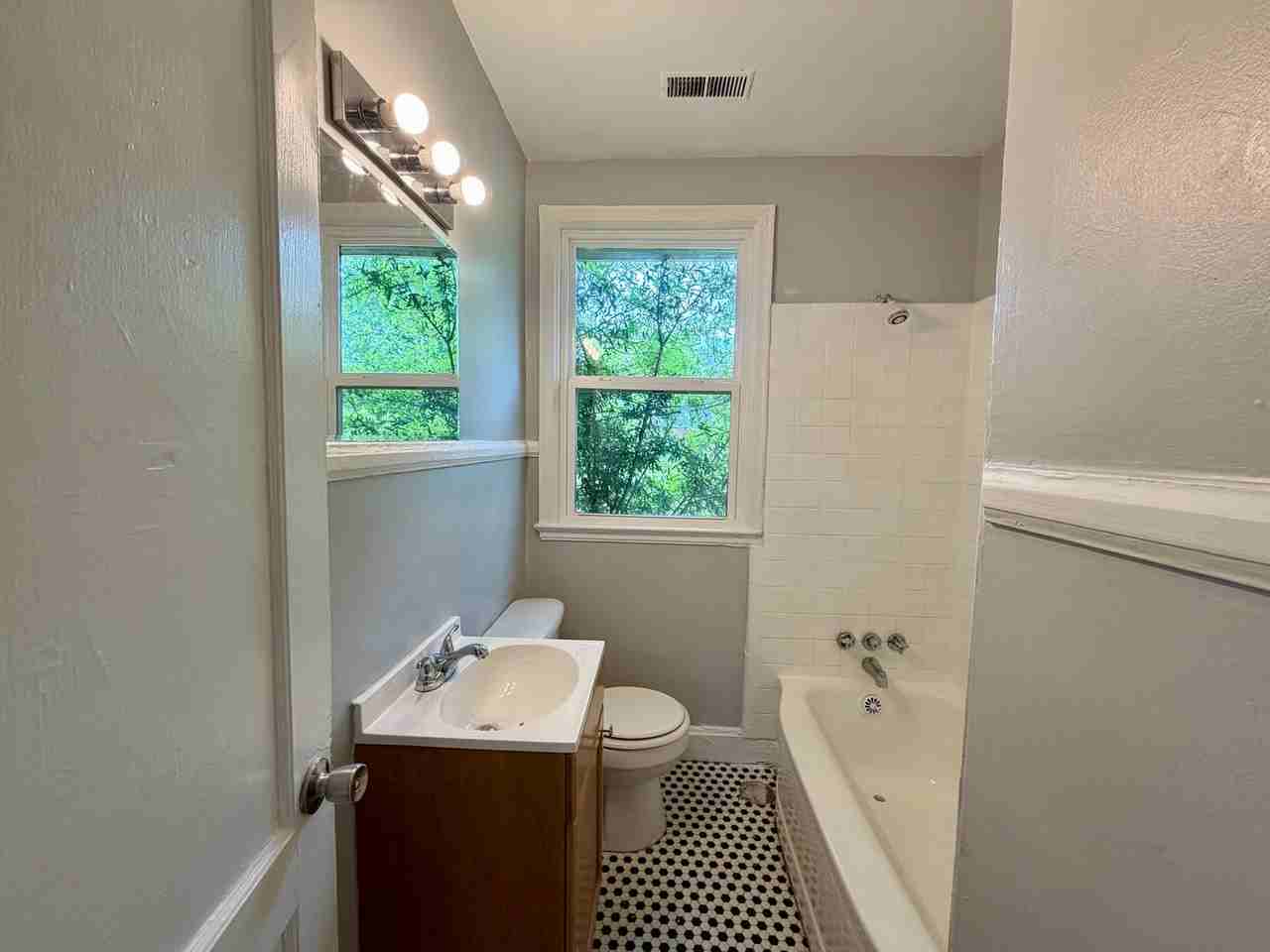 714A Miller Rd - Photo 5 of 6