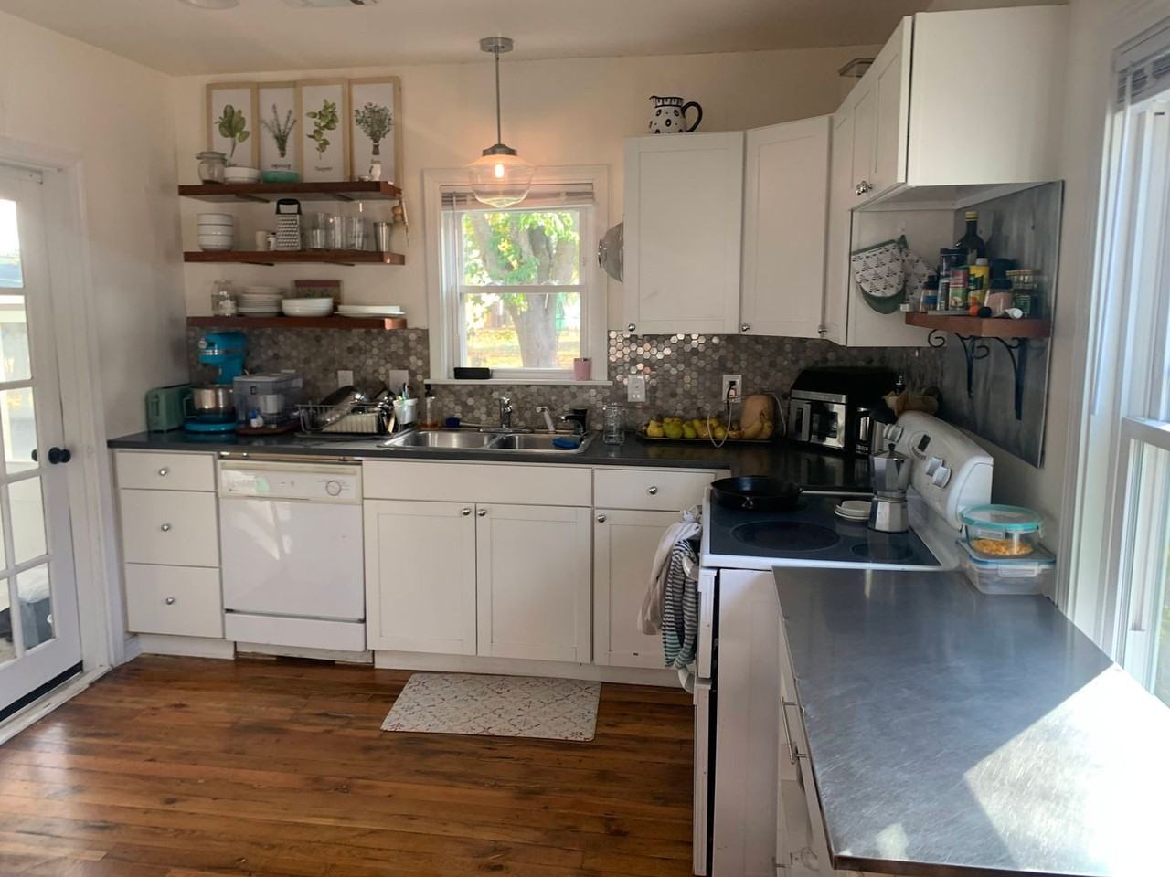 504 W Daws St - Photo 2 of 11