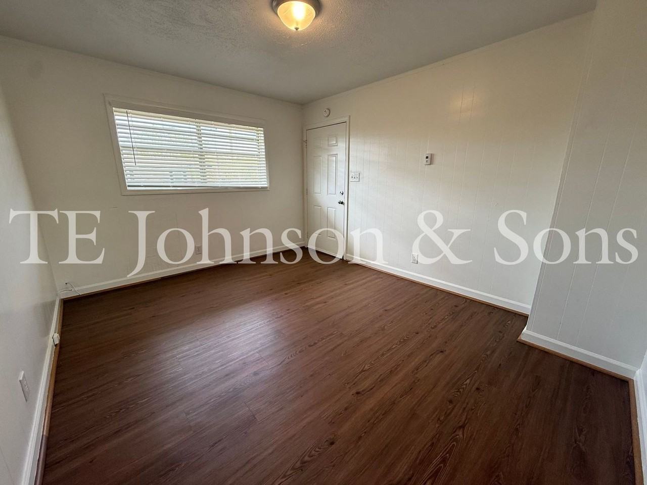 1137 N Cameron Ave - Photo 6 of 19
