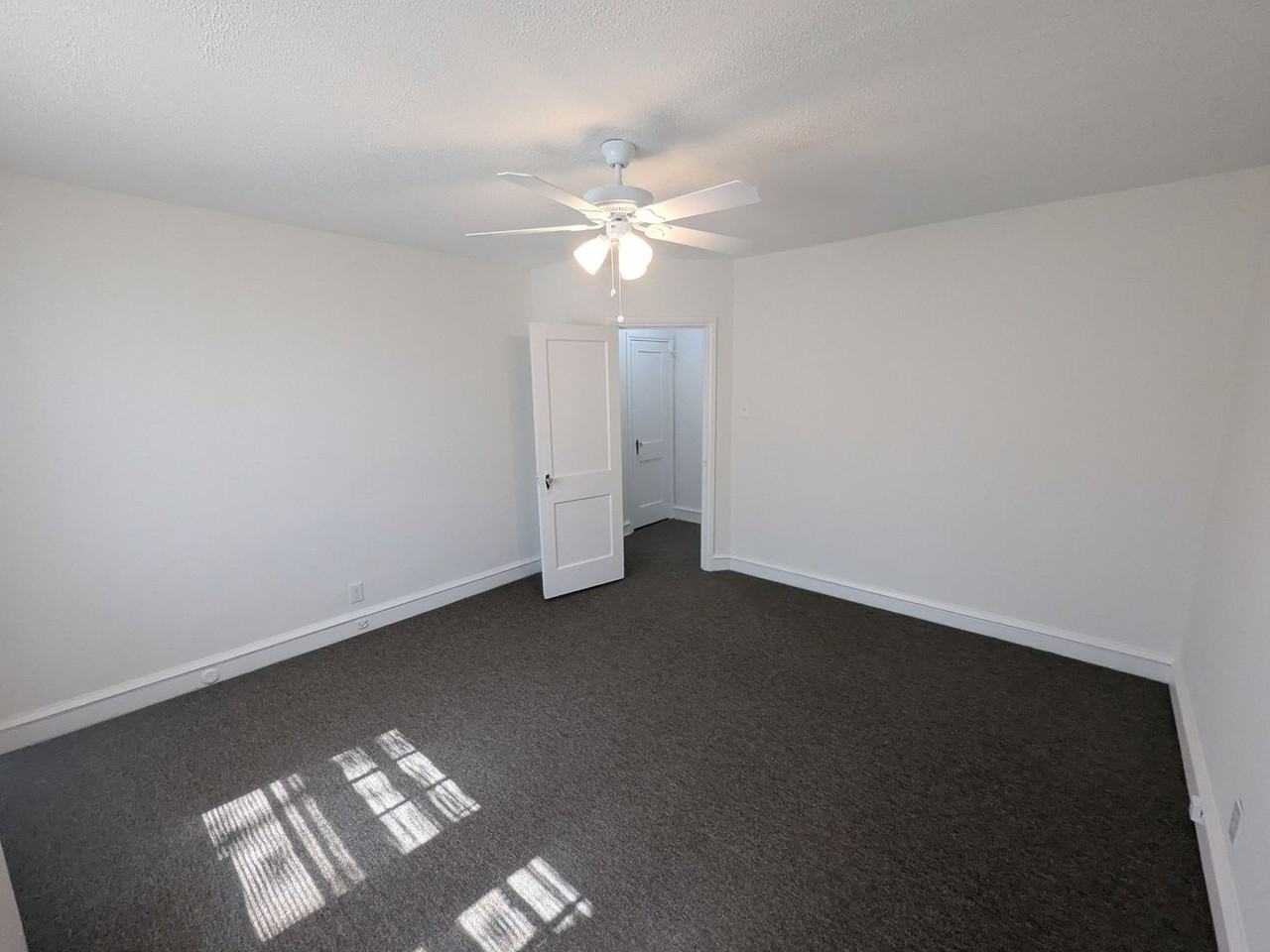 3343 Chippendale Ave - Photo 2 of 7