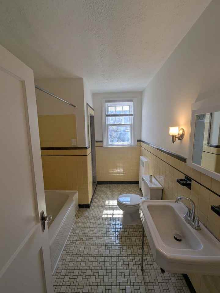 3343 Chippendale Ave - Photo 3 of 7