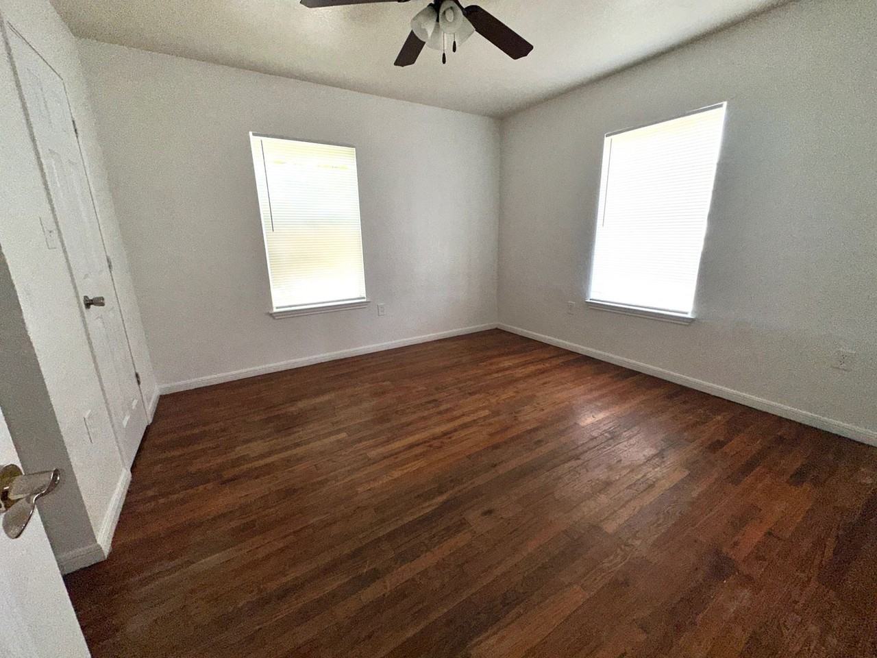 307 S 2nd St - Photo 2 of 25