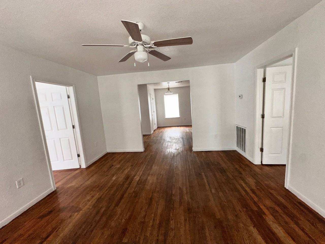 307 S 2nd St - Photo 4 of 25