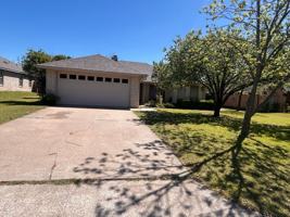 featured image of 911 Sylvia St