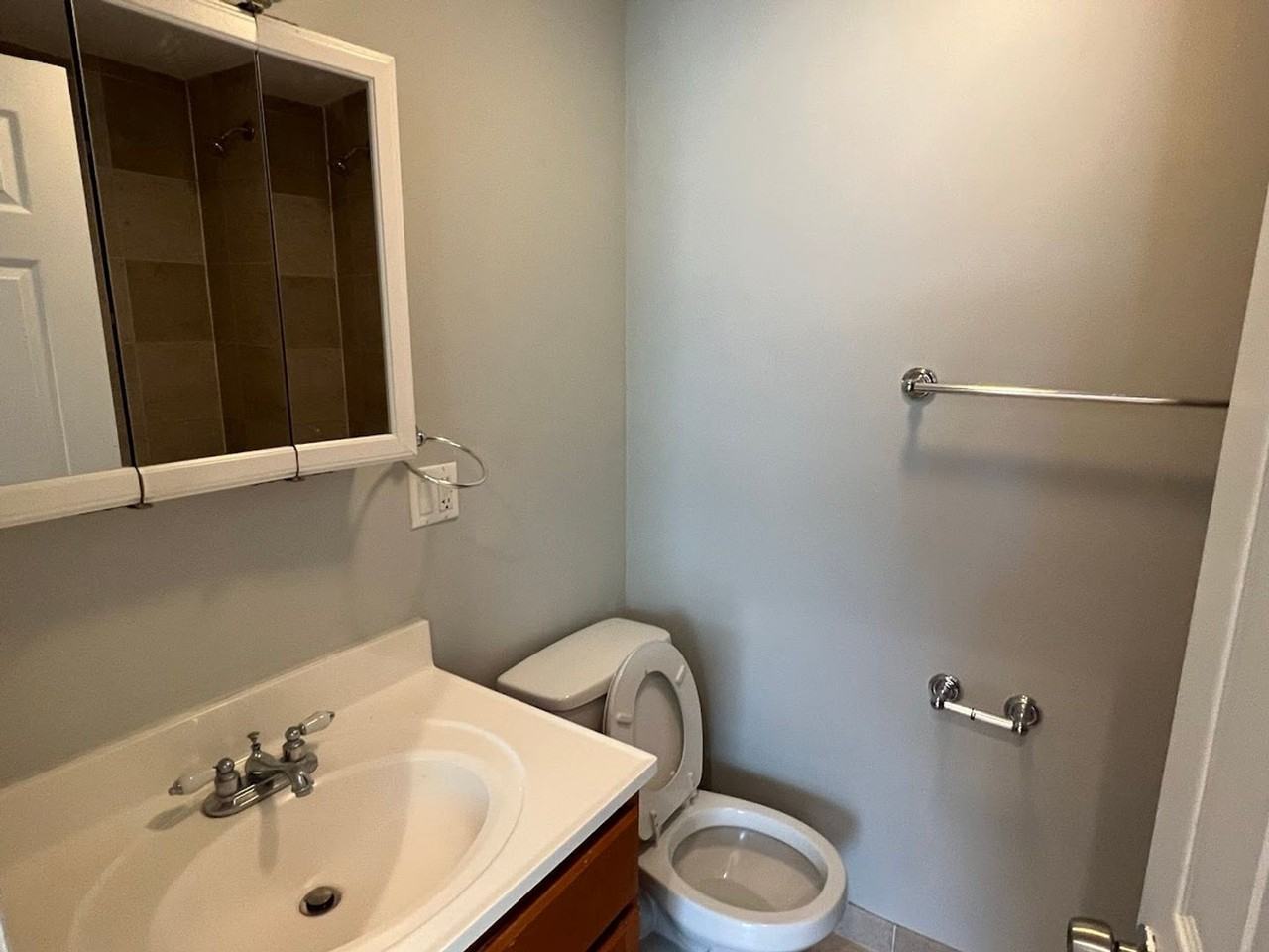 2120 W Arthur - Photo 6 of 21