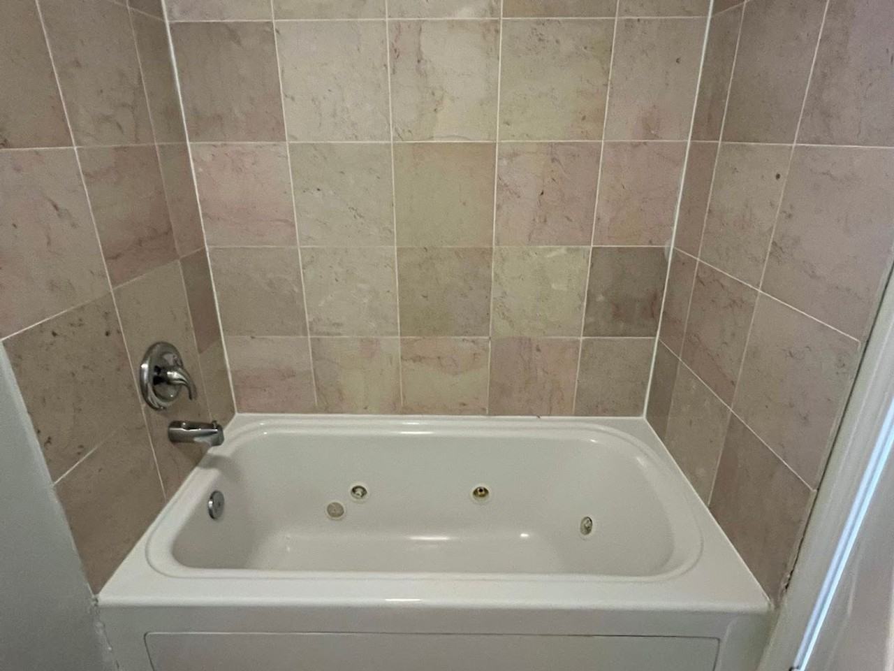 2120 W Arthur - Photo 7 of 21