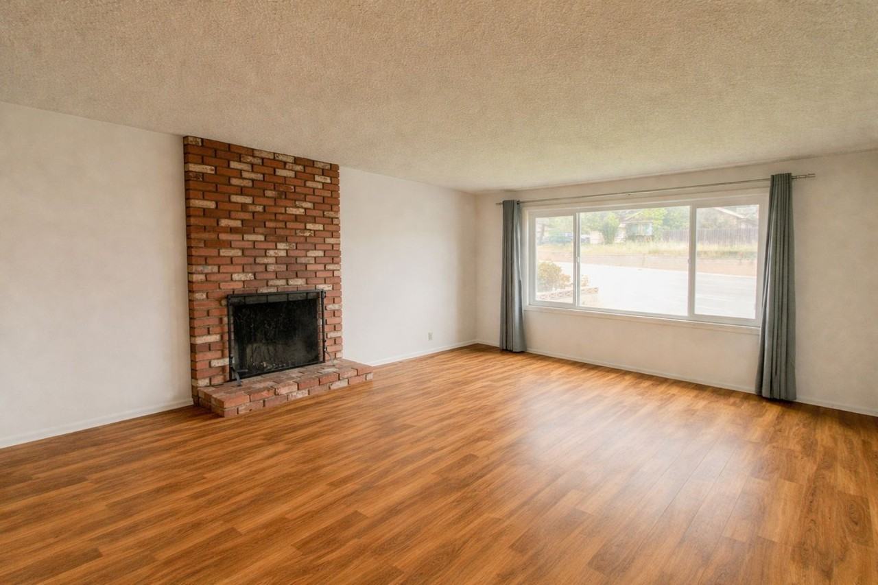 3573 Johnson Ave - Photo 4 of 25