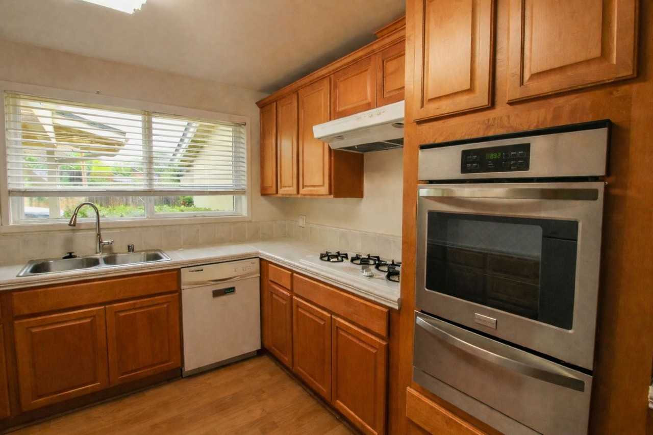 3573 Johnson Ave - Photo 7 of 25