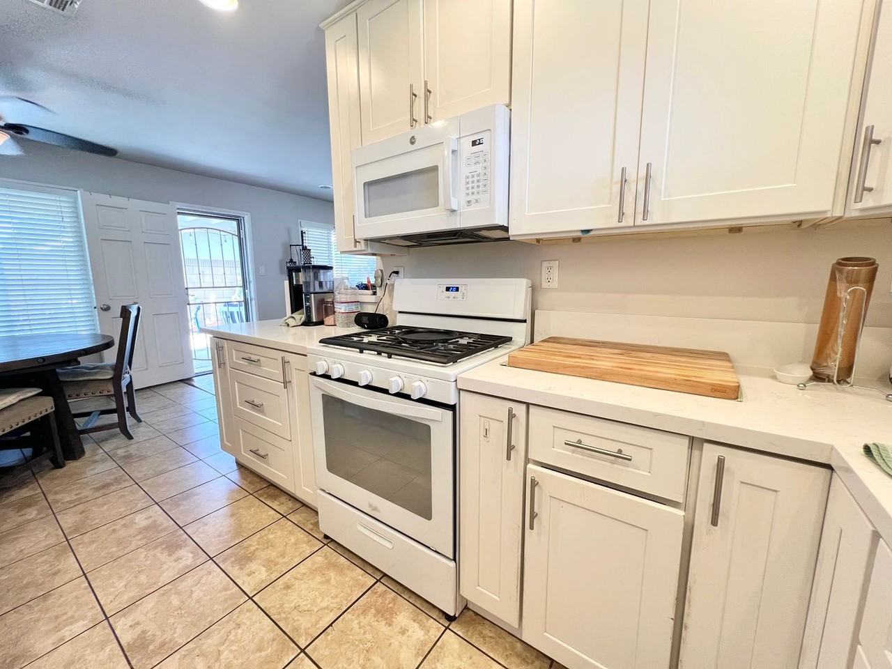 1315 Stevely Ave - Photo 2 of 17