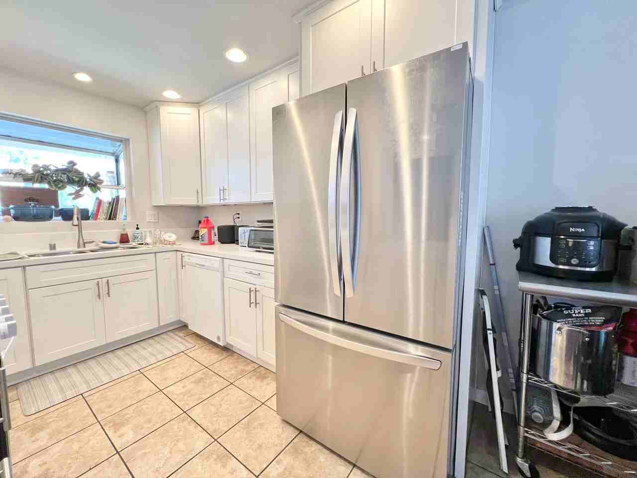 1315 Stevely Ave - Photo 3 of 17