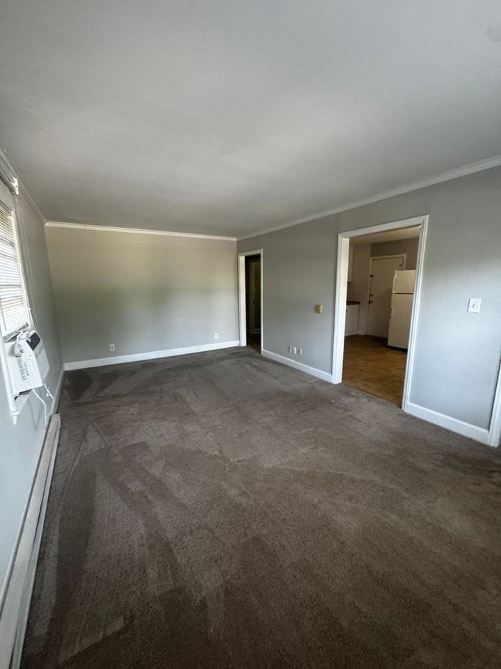 107 S West St - Photo 5 of 10