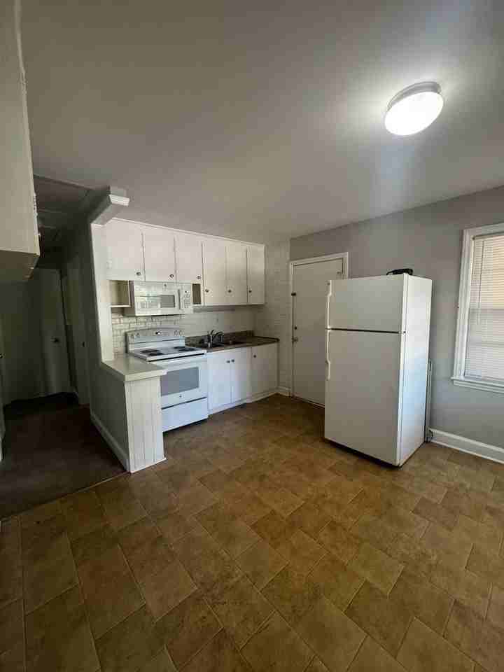 107 S West St - Photo 6 of 10