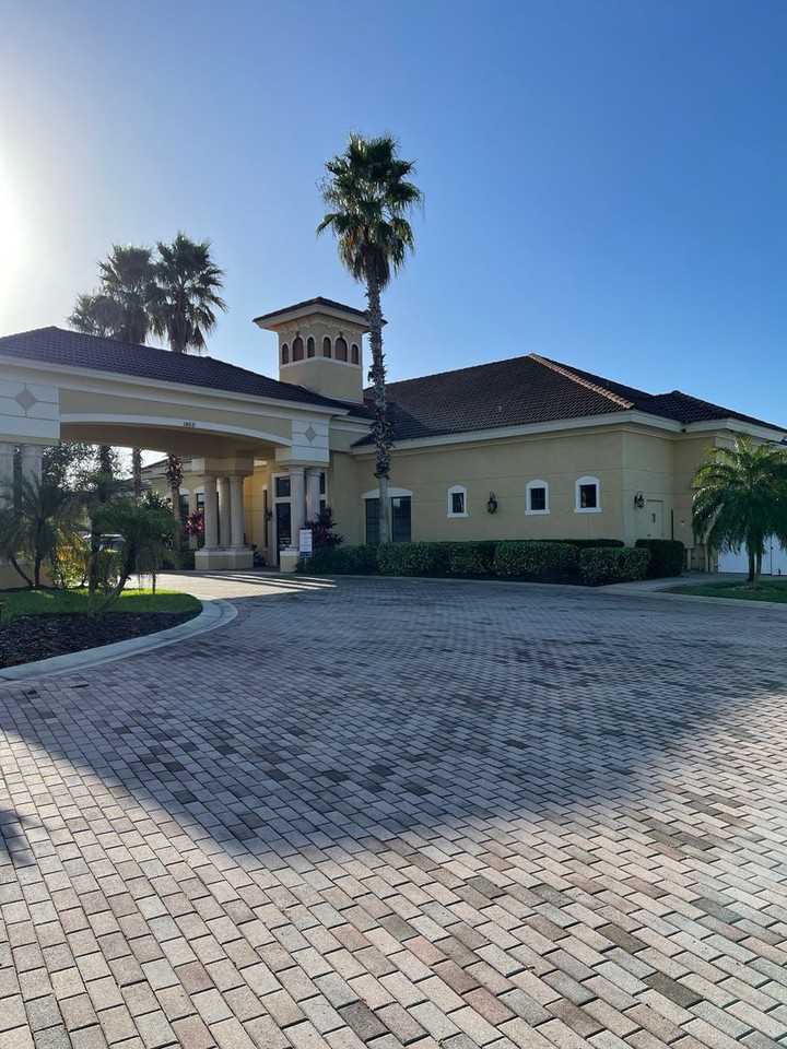 1282 Clove Dr - Photo 3 of 48