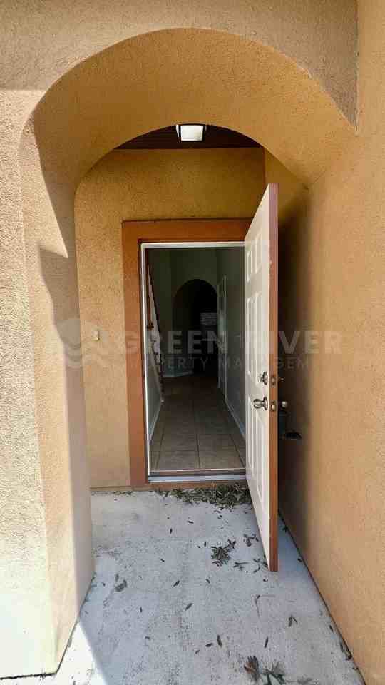 5285 Brighton Park Ln - Photo 3 of 34