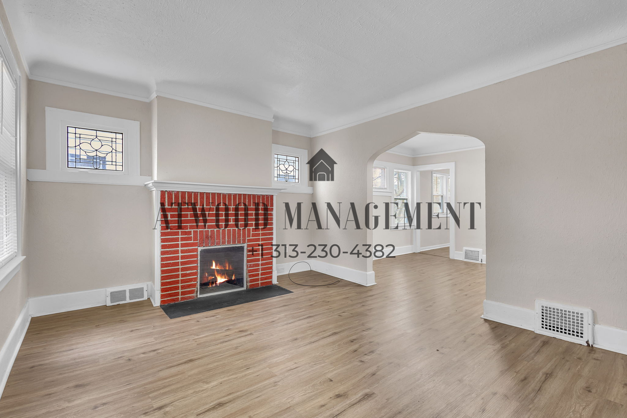 13979 Cherrylawn St - Photo 2 of 11